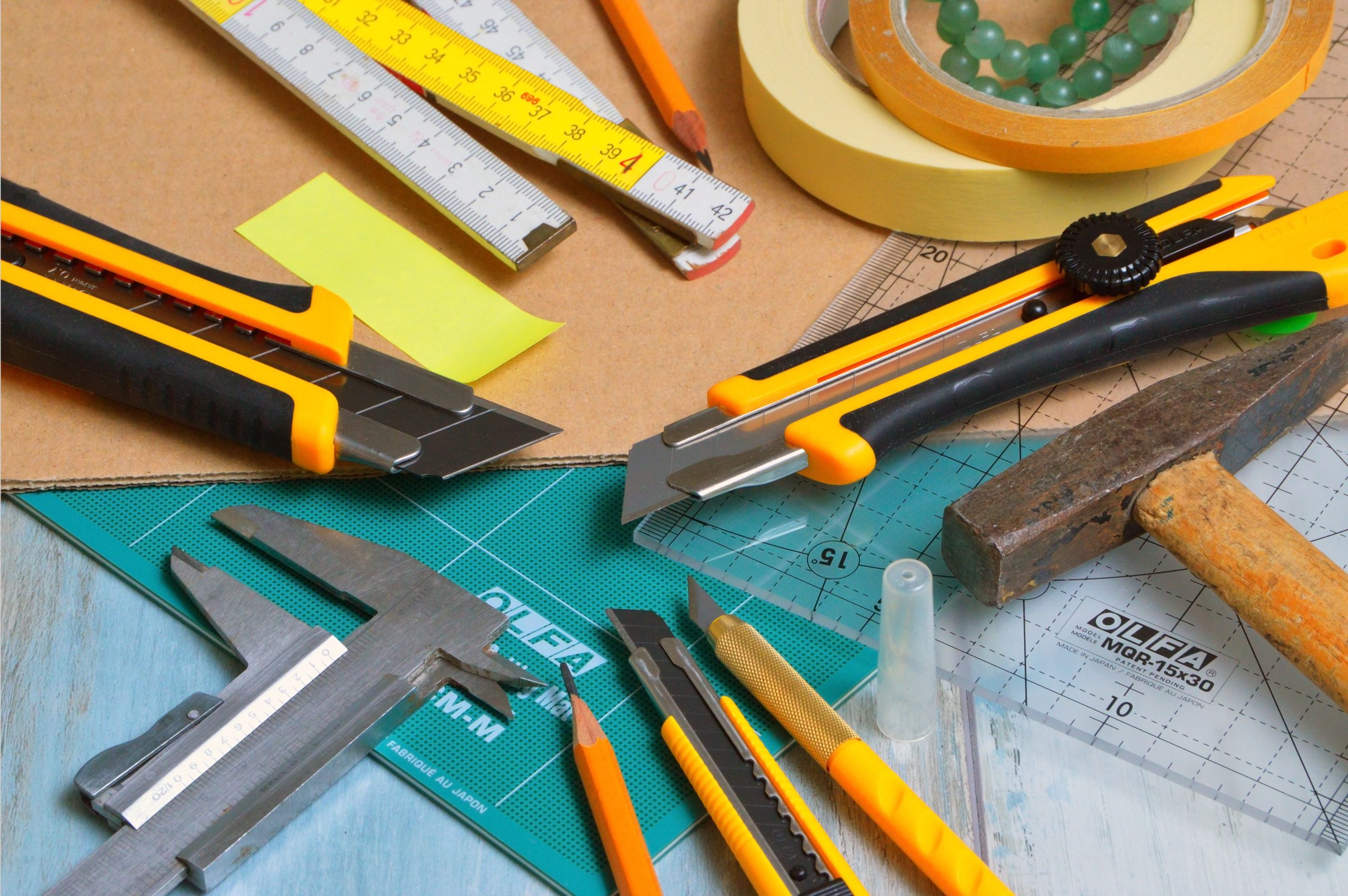 Outils de découpe et accessoires établi travail