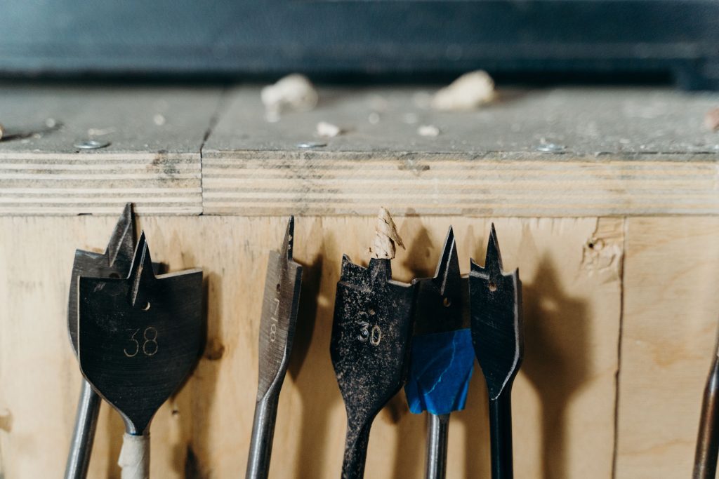 Forets plats bois détaillés en atelier
