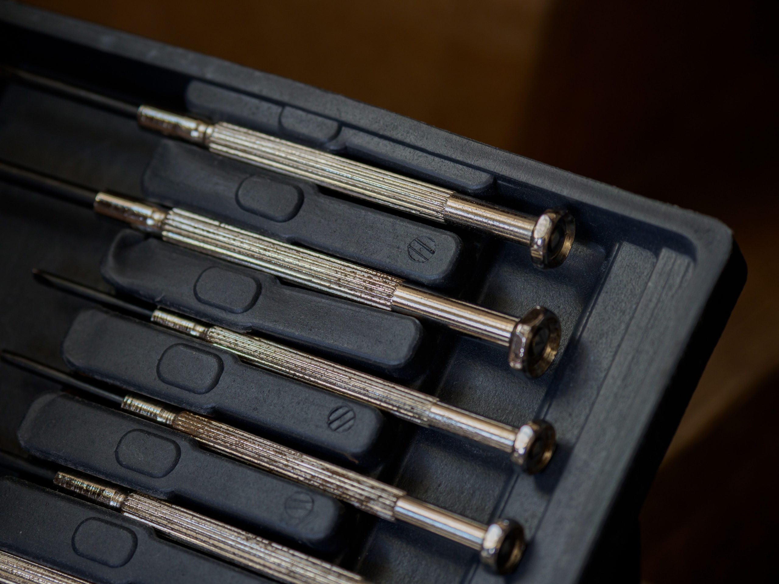 Ensemble tournevis de precision en etui noir