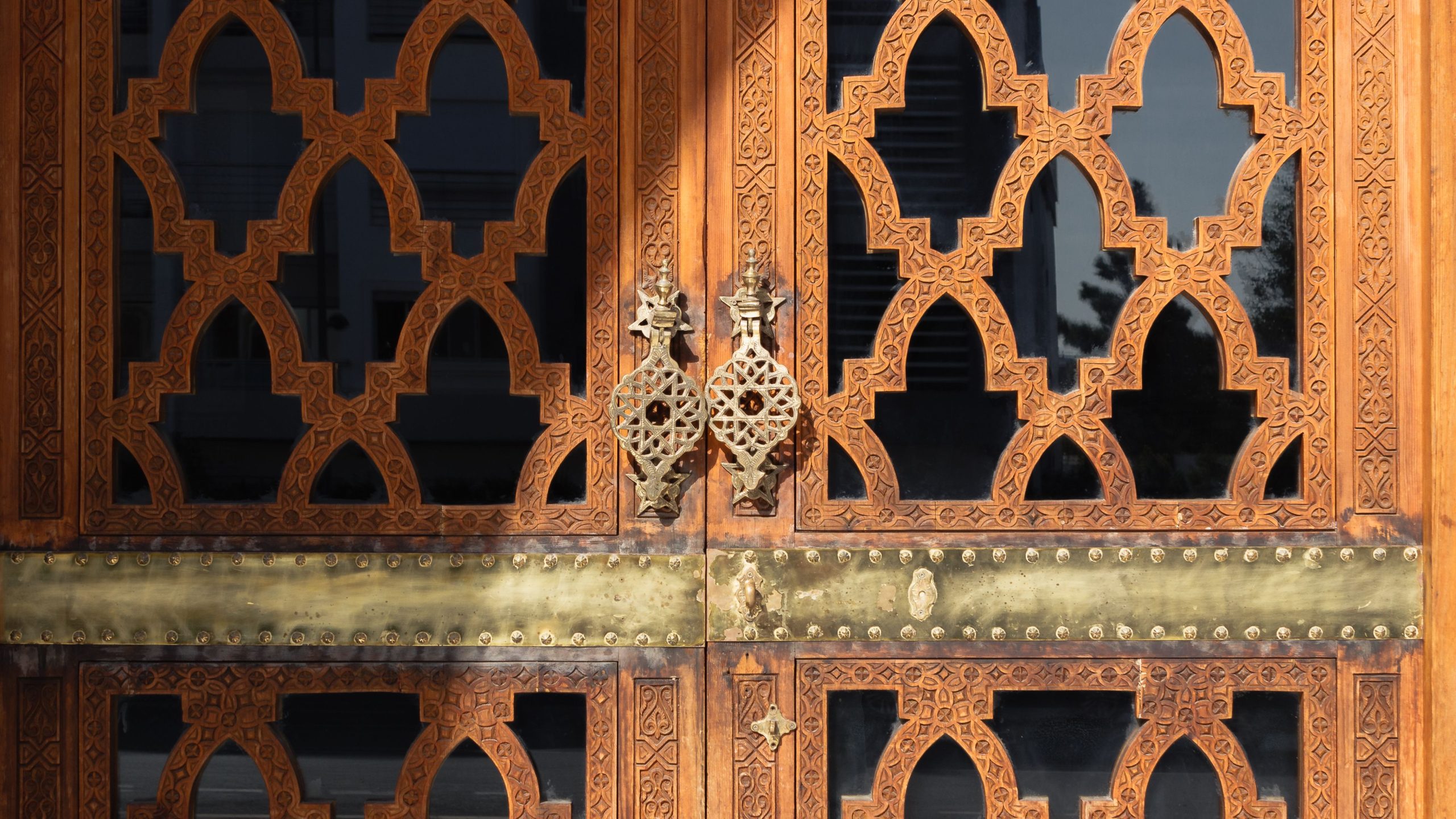Porte bois poignées laiton motifs geometriques